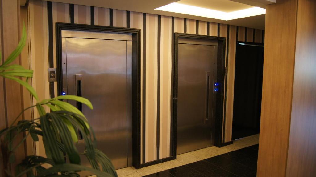 Astro Hotel Sao Jose dos Campos Bagian luar foto